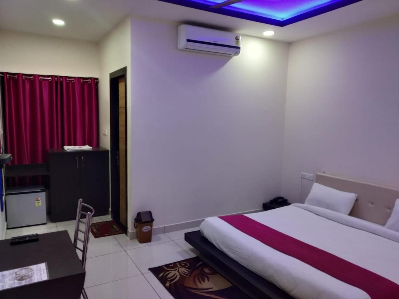 Hotel Reyansh Tanakpur Exteriör bild