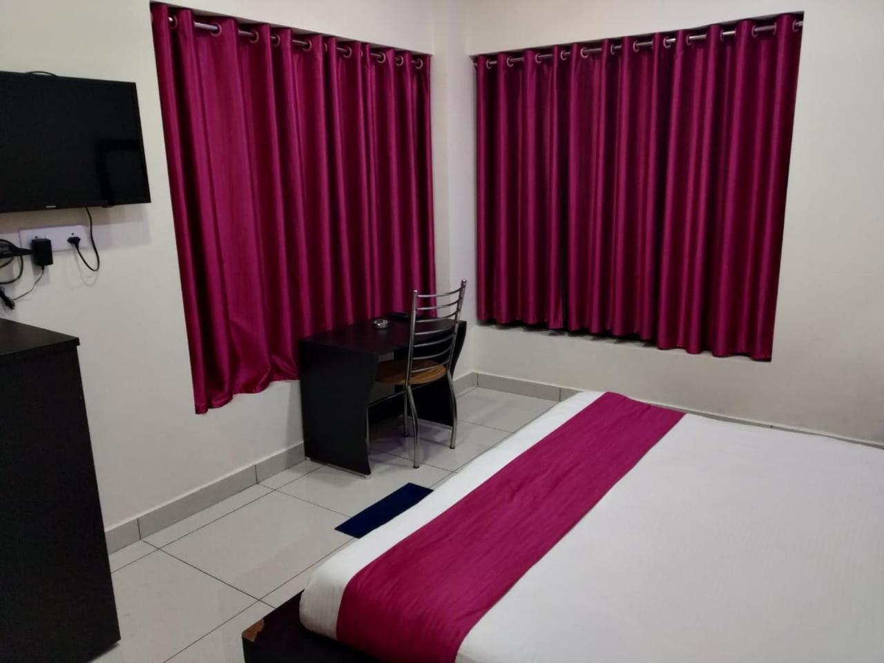 Hotel Reyansh Tanakpur Exteriör bild