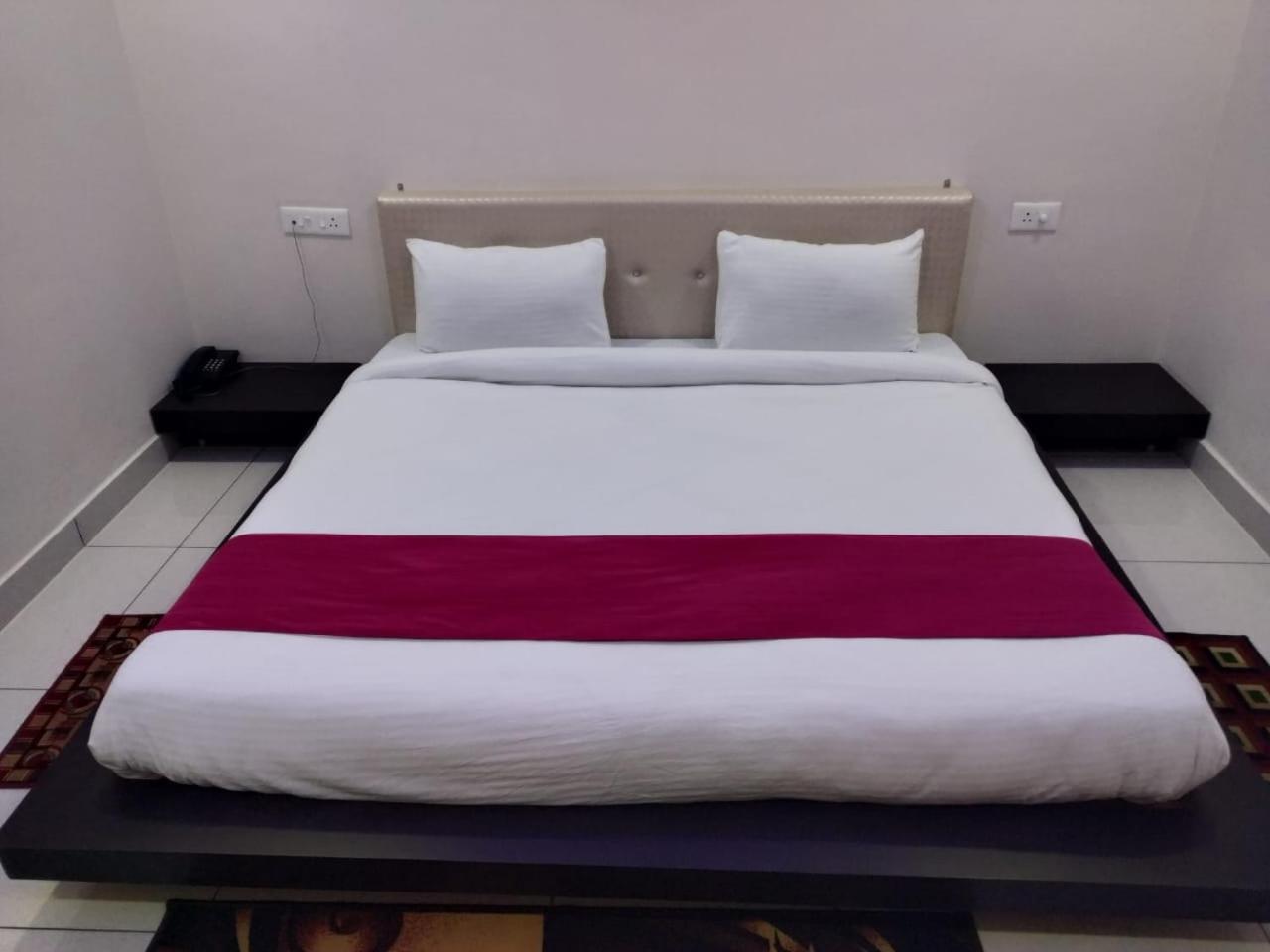 Hotel Reyansh Tanakpur Exteriör bild
